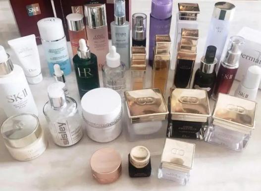 這幾款很火的護膚其實都是代購炒出來的,并不好用,有你在用的嗎
